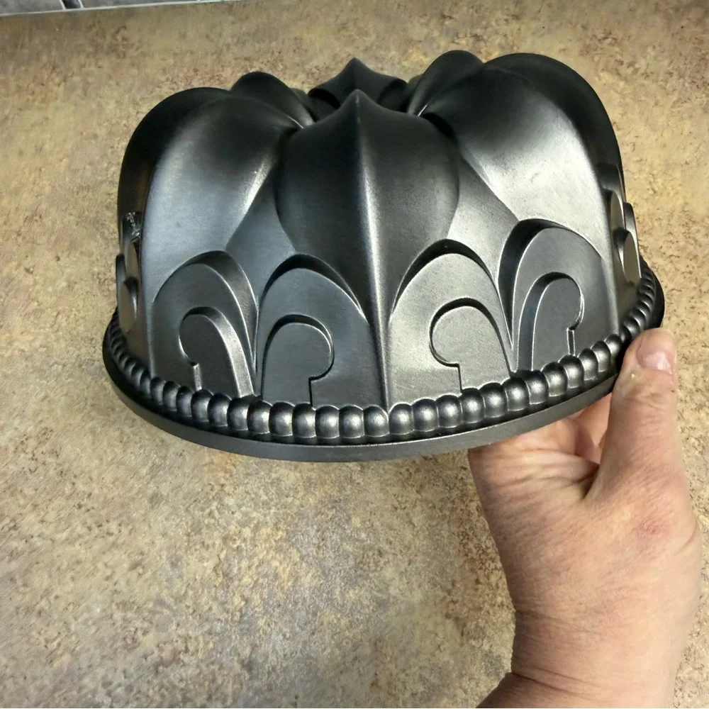 Nordic Ware Fleur De Lis.Bundt cake pan